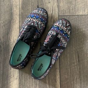 Tribal Aztec Print Women Sneakers
